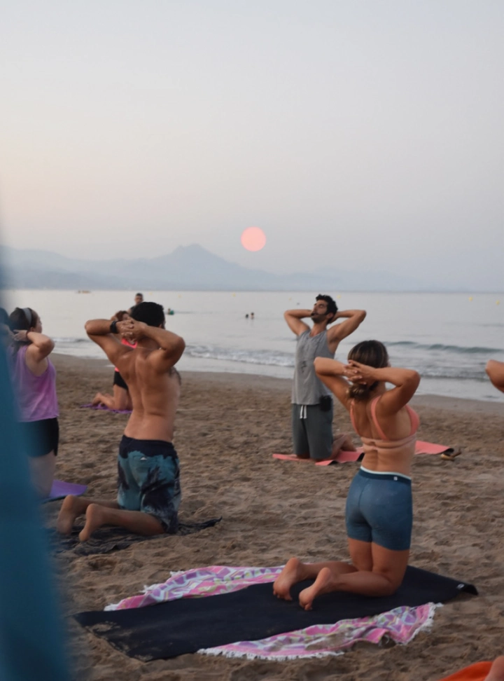 Clases de Yoga en Alicante Profesor de Yoga en Alicante San Juan Playa